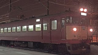 ４K【北海道】2015.3.4 厚別駅に停車する夜の711系