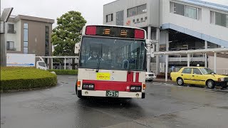 雨の西焼津駅前を発車する静鉄ジャストラインバスおかべ29-19号車清里行き