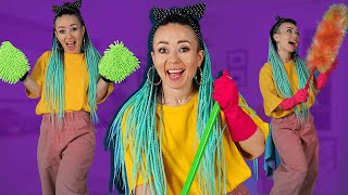 HAPPY CLEANING SONG – Tik Tok dances and cleaning hacks by La La Life (Music Video)