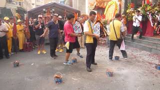 入火安座大典.2（開廟門）台南市下林碧龍宮五府千歲往開基玉皇宮覲朝、安平妙壽宮謁祖回鑾入火安座大典～蓮霧製作