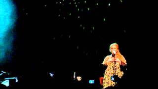 Adele 05.24.11 Chicago to make you feel my love.MPG
