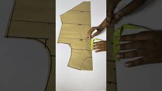 How to cut a keyhole neckline #sewing