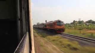 [HD] Ordinary Train No.211 Bangkok - Taphan Hin Passing Rapid Train No.112