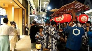 祇園祭　御旅所に向かう北観音山の日和神楽