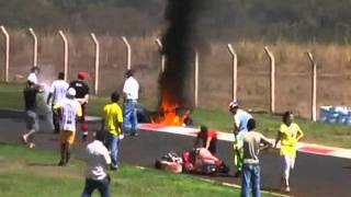 Accidente de kart  que se prende fuego  Fire and crash kart