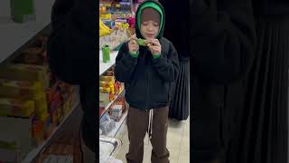 Yusuf and chocolate #funnyvideo #funny #brotherscomedy #comedybrothers #funnybrothers #comedy