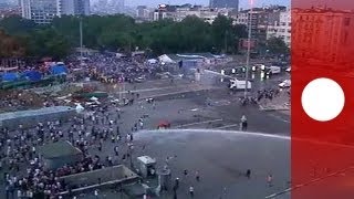 Riot police clear square of Turkish protesters