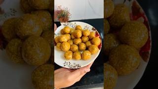 ಉತ್ತರ ಕರ್ನಾಟಕದ ಸ್ಪೆಷಲ್ಎಳ್ಳು ಉಂಡೆ ❤️ | Til ladoo | Sesame laddu #elluunde #sesameladdu #tilladoo