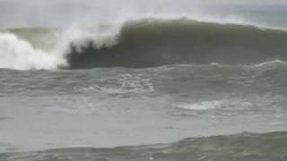 ２００９年９月１９日台風１４号 七里ガ浜