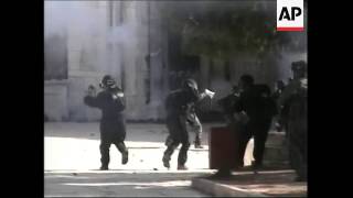 Clashes and protesters inside Al Aqsa compound