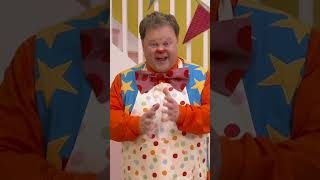 Can you sign Frying Pan with Mr Tumble? #mrtumble #Makaton #learning