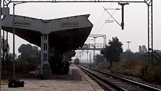 12283 Ernakulam-Hazrat nizamuddin Accelerating through Dakaniya Talav