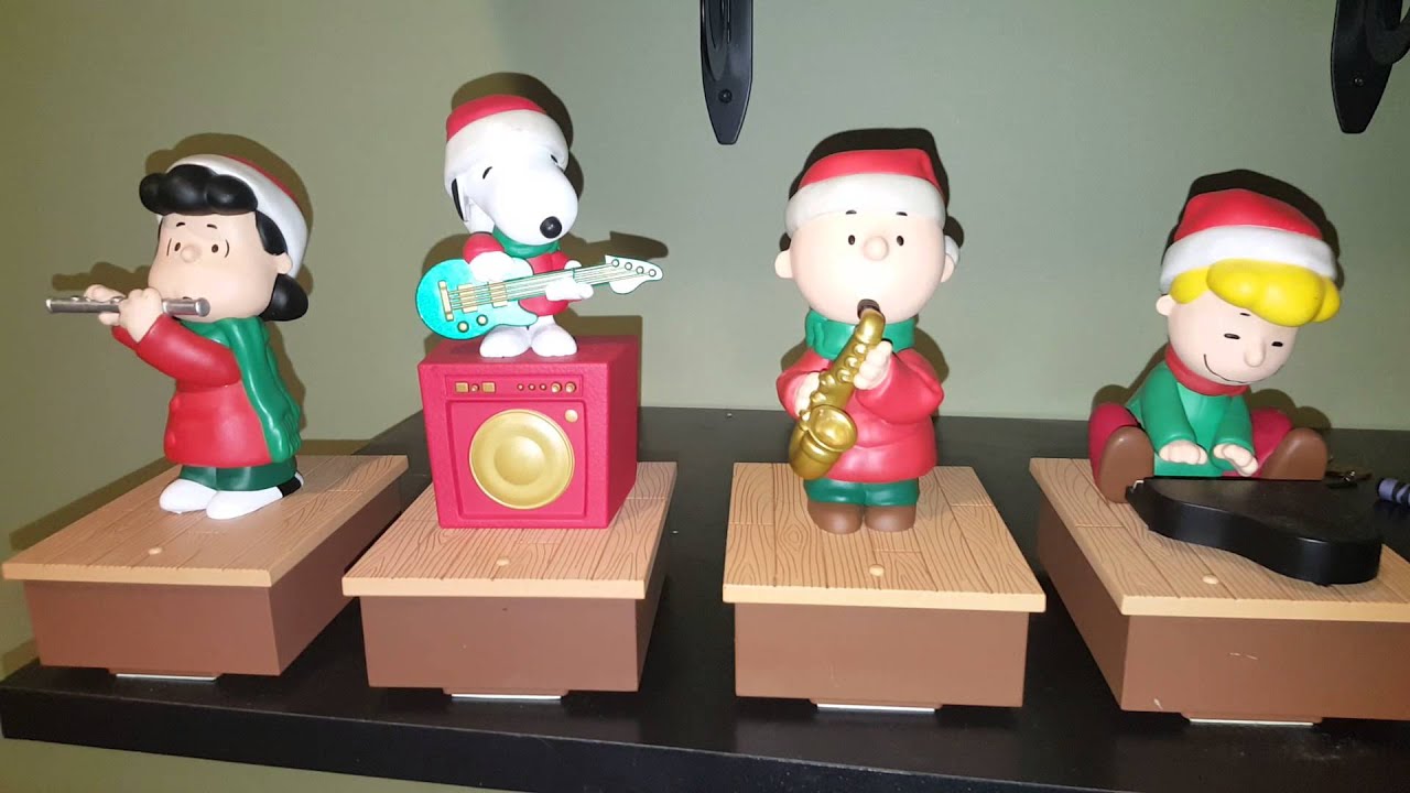 Hallmark Peanuts Band Christmas 2011 - YouTube