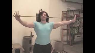 💪💪Female bodybuilder Tina Zampa Bending an iron wire🦾🦾