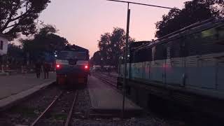 04685 - 04686 Crossing at Jawala mukhi Road #kangra #railway #toytrain #himachal#pradesh