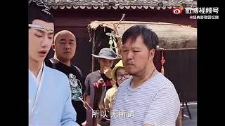 《陳情令》抱孩子含光君是專業的，但王一博就不一定了哈哈哈哈  ​​​（摔倒過被哥哥笑）