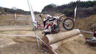 ２０１１　ＪＮＣＣ　ＣＯＭＰ　丸太越え　①