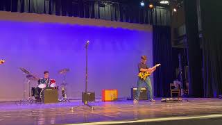 Eruption (Van Halen Cover) - Howell High School (Ryan - Guitar/Maria - Bass/Nick - Drums)