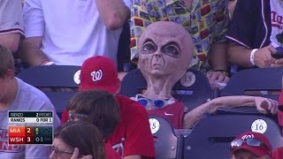 'Alien' takes a seat to watch baseball