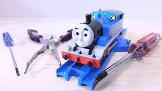 【プラレール】きかんしゃトーマスのトーマスが動かなくなったので修理してみたけれど・・・!?