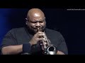 rashawn ross crazy solo with dmb playing on donat mouthpiece