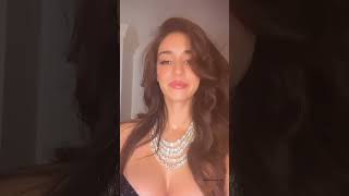 #Dishapatani #deep #cleavage