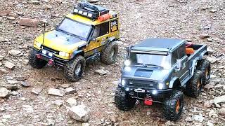 Axial UMG 10 6x6 vs MST Land Rover Discovery