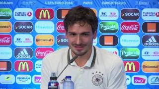 Mats Hummels Asked if German Defence is Terrified of Will Grigg Because He's on Fire