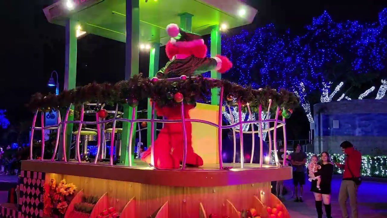 Sesame Street Christmas Parade At SeaWorld San Antonio 2024 - YouTube