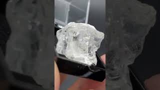 極上究極！超ガラス光沢52.0ct！超高波動ロシア産フェナカイト原石