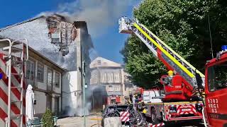 Incêndio no centro histórico de Guimarães consumiu dois andares de prédio