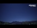 【 一起來看流星雨~ 雙子座流星雨 點亮夜空~】年終天文盛宴——雙子座流星雨12月14日將迎來極大。這是記者13日夜晚在北京百花山拍到的流星雨。你會約誰一起看？