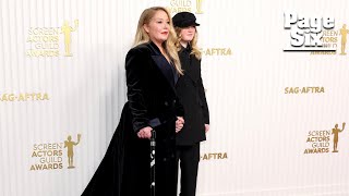 Christina Applegate carries ‘FU MS’ cane on SAG Awards 2023 red carpet | Page Six
