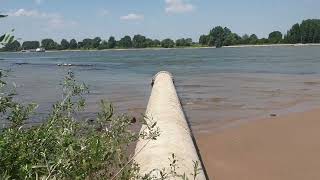 Vermeintliche Mündung der alten Emscher in den Rhein - Pumpwerk Auslass Druckrohrleitung - Duisburg