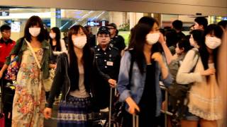 [FANCAM] 110514 AKB48 @ Singapore Changi Airport