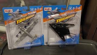 Unboxing two new Maisto Tailwinds airplanes ✈