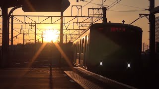 りんかい線70-000形Z2編成　浮間舟渡駅通過