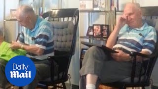 Grandpa sees his mother's face for the first time in 70 years - Daily Mail