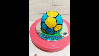 Cake ultah bola by Ibu Dedek Cookies