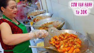Quy trình chế biến cực chất với mấy chục món ăn tại Quán Cơm Trưa Sài Gòn