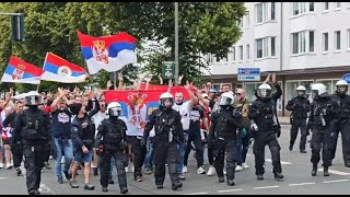 Srbi plaše gospodu po Gelzenkirhenu: Svi izašli na balkone da snimaju korteo naših navijača