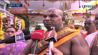 Prasanna Venkateshwara Swamy Seen in Abhaya Hastha Roopam in Appalaya Gunta | Express TV