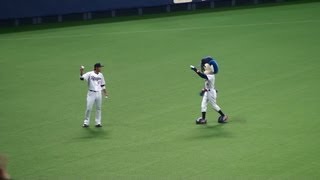 2013.09.26 周平にヒーローの立ち回り方を教えるドアラ先輩