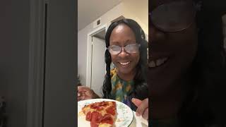 EatwithDeidra.. is live! Pizza Hut new spicy honey  pizza! Come on in!😋💞#views#share