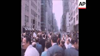 synd 12-7-70 MAYOR OF NEW YORK, JOHN  LINDSAY WALKS DOWN TRAFFIC FREE 5TH AVNUE