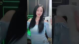 #抖音#陌陌#快手#美女主播诱惑舞蹈#丝袜美腿(4)