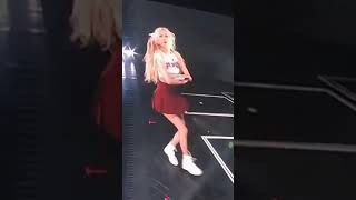 legendery cockfighting dance by rosé🥵