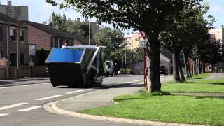 Ramassage des déchets ménagers avec un cheval de trait (Collecte hippomobile)