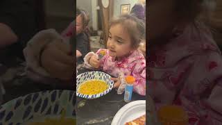 CUTE 4 YEAR OLD GIRL EATING MAC N CHEESE #macncheese #yummyfood #yum #cute #cutegirl #toddler