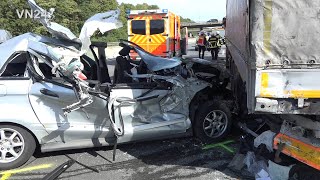 06.09.2019 - VN24 - Mercedes crashed under truck on A1 - one seriously injured - one dead